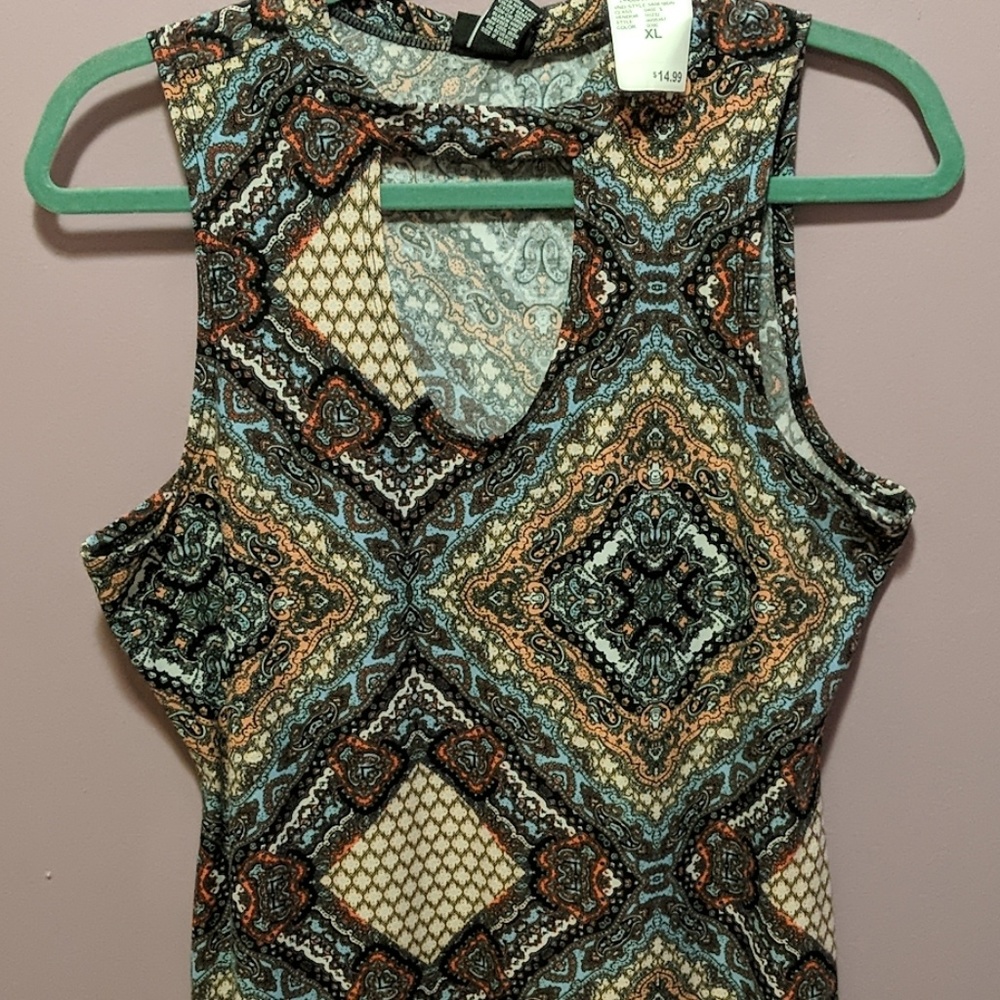 Dress - Picture 2 of 2